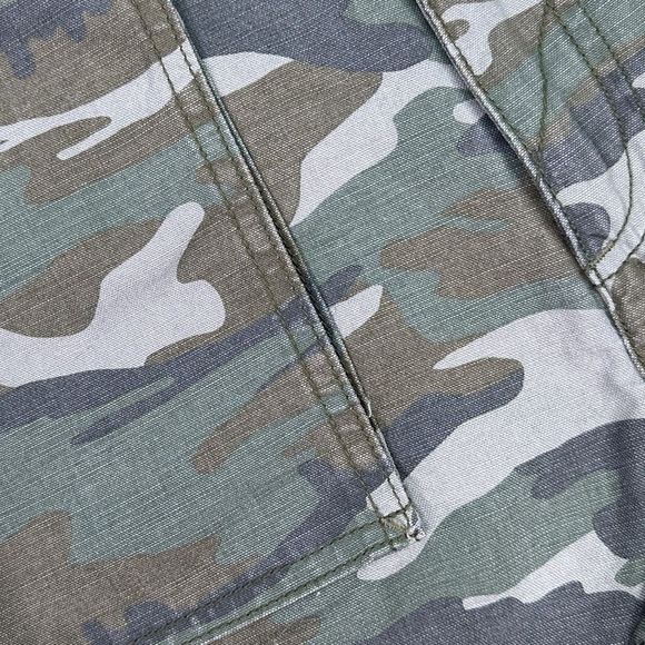 Free People High Rise Camo Shorts - Size 10 - Picture 3 of 6